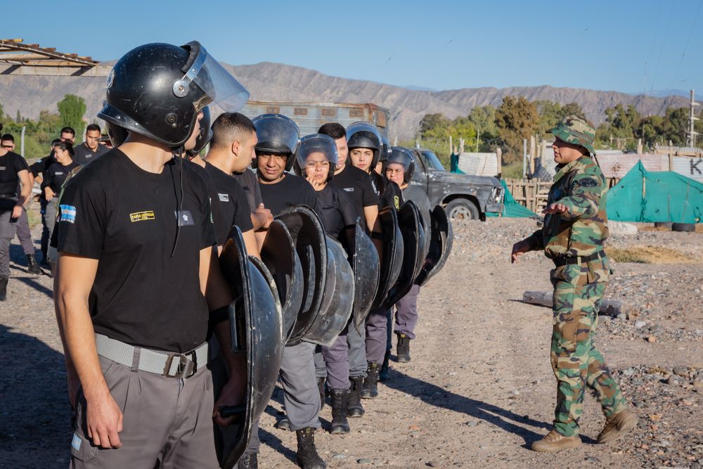 La capacitaci&oacute;n de los efectivos del Servicio Penitenciario est&aacute; a cargo de la Academia de Formaci&oacute;n e Investigaci&oacute;n Penitenciaria.&nbsp;