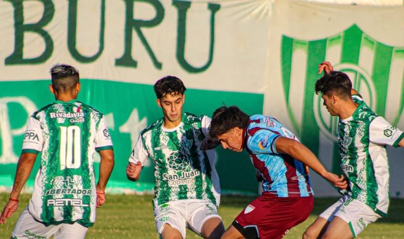 Empate. En Puyuta, Sportivo Desamparados y Atlético Alianza no se sacaron ventajas.