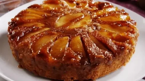 TORTA ONVERTIDA DE MANZANA