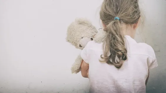 Admitió que abusó de una nieta y aceptó que lo condenen a prisión pero sin encierro