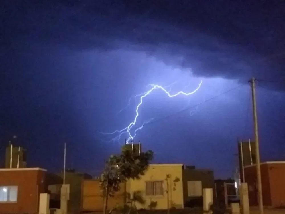 Emiten un alerta meteorológica por tormenta para 5 departamentos de San Juan