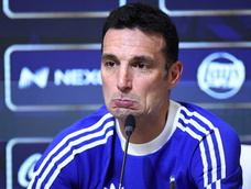Lionel Scaloni suena en Real Madrid, pero su prioridad sigue siendo la Selección Argentina de cara al Mundial 2026. Lionel Scaloni suena en Real Madrid, pero su prioridad sigue siendo la Selección Argentina de cara al Mundial 2026.