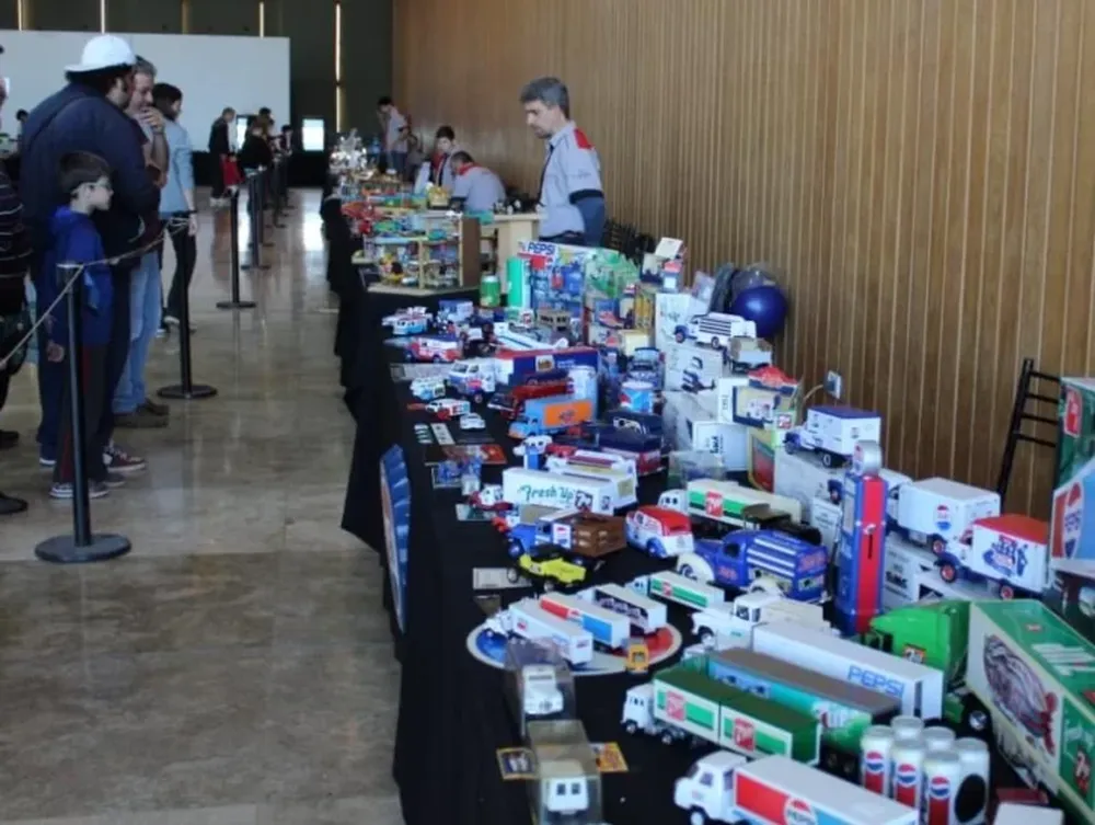 Una expo que mostrará por primera vez trenes y helicópteros a escala