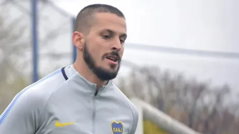 Benedetto tiene una lesión muscular y está en duda su presencia en el Superclásico