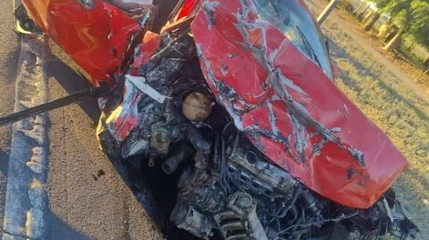 Un Audi Rojo, uno de los autos involucrados en la tragedia en 9 de Julio.&nbsp;