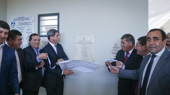 Iglesia: Uñac inauguró edificio y anunció obras