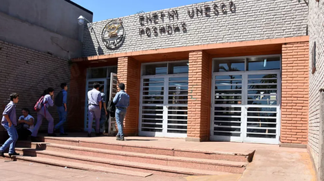 La escuela donde el alumno de 17 años se dio un disparo en Misiones.