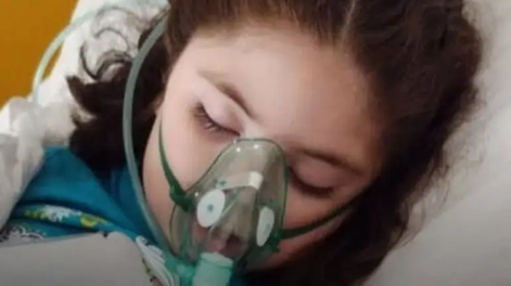 La menor sufre a diario esta nefermedad.