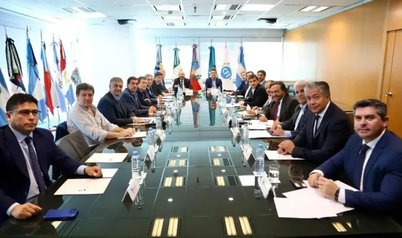 EN MODO PRESIÓN. Los gobernadores también cuestionan el cronograma electoralcon elecciones cada dos años ya que “desvirtúan las discusiones profundas”.