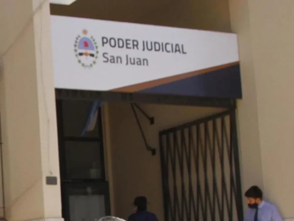 Abusó sexualmente de sus dos nietas y recibió una condena de 3 años, pero sin encierro