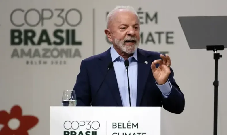La Cumbre del Clima realizada en Brasil tuvo mensajes contradictorios de varios presidentes como el anfitrión Lula Da Silva que impulsa la protección del Amazonia mientras que al mismo tiempo busca convertirse en un país petrolero.
