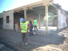 La Municipalidad de Rivadavia construirá un SUM y un espacio para juegos en el Barrio Aramburu para reemplazar los antiguos locales comerciales que están en ruina. La Municipalidad de Rivadavia construirá un SUM y un espacio para juegos en el Barrio Aramburu para reemplazar los antiguos locales comerciales que están en ruina.