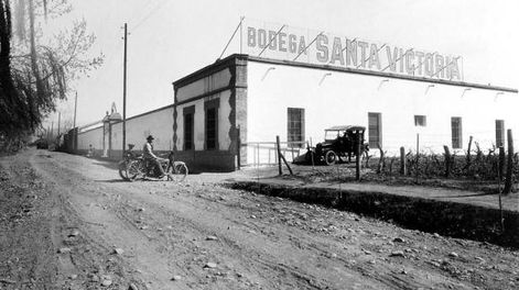 Bodega Cinzano, el gigante del vermouth y el cognac