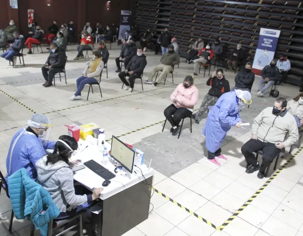 En la segunda quincena de junio hubo un leve freno en los contagios