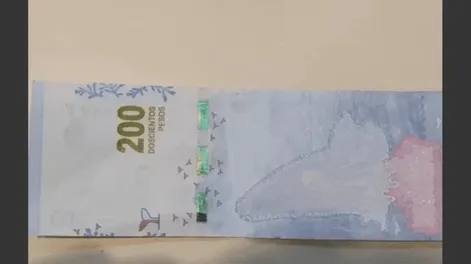 Cómo son los billetes de $200 que se venden por más de $150.000