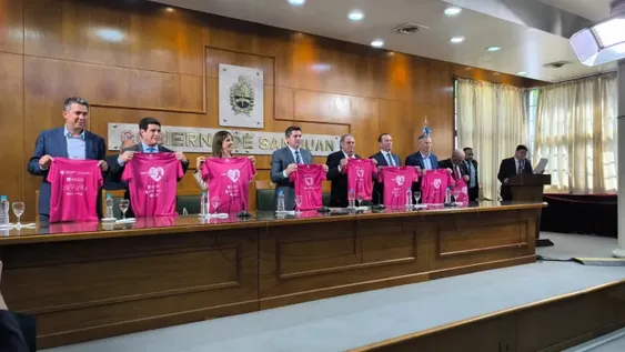 Ayer se presentó oficialmente la XIII Caminata contra el Cáncer de Mama.