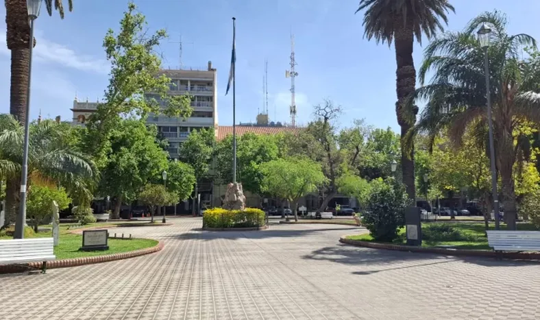 Plaza 25 de Mayo.-