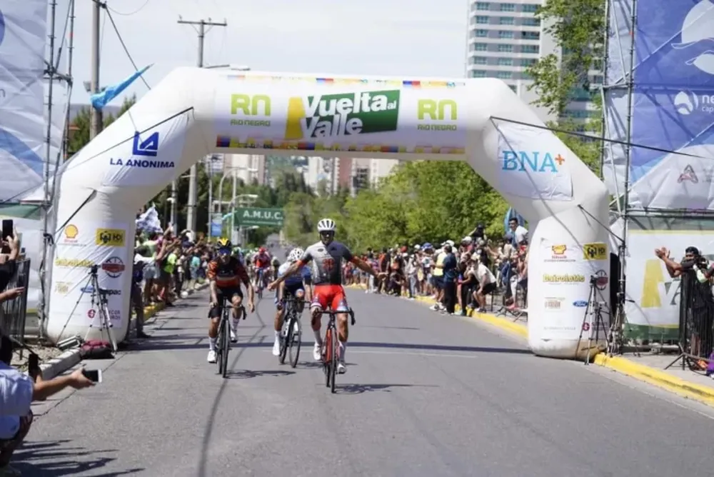 Anularon la victoria de Nicolás Tivani en el segundo parcial de la Vuelta al Valle