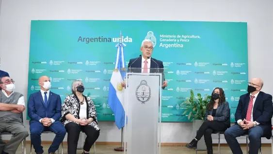 El Gobierno confirmó una suba de las retenciones para derivados de la soja