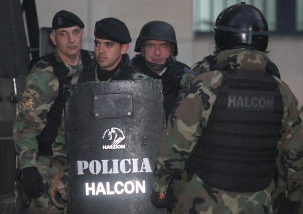 Fracasa el intento de expulsar a José López del Parlasur