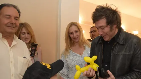 Previo a su visita, Milei se despegó de Vallejos y lo vinculó a Larreta