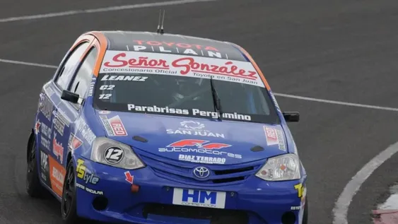 Zarpazo de Facundo Leánez en su serie y partirá 6to en la final de la C2