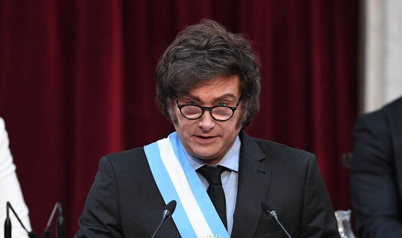Milei entregó un auxilio financiero a un gobernador aliado para pagar sueldos