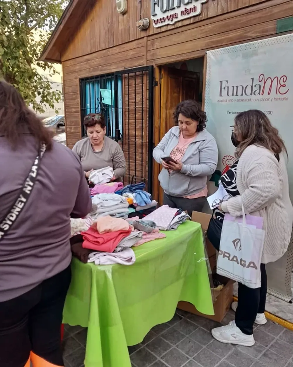 Fundame realiza ferias mericanas para reunir fondos con el objetivo de abrir consultorios médicos gratuitos.