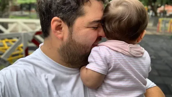 Barassi reflexionó sobre la cuarentena con su hija: “Dónde habían muebles, ahora hay juguetes”