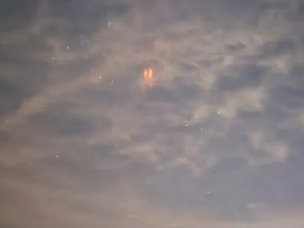 Aseguran haber visto ovnis en La Plata: las imágenes de las extrañas luces en el cielo