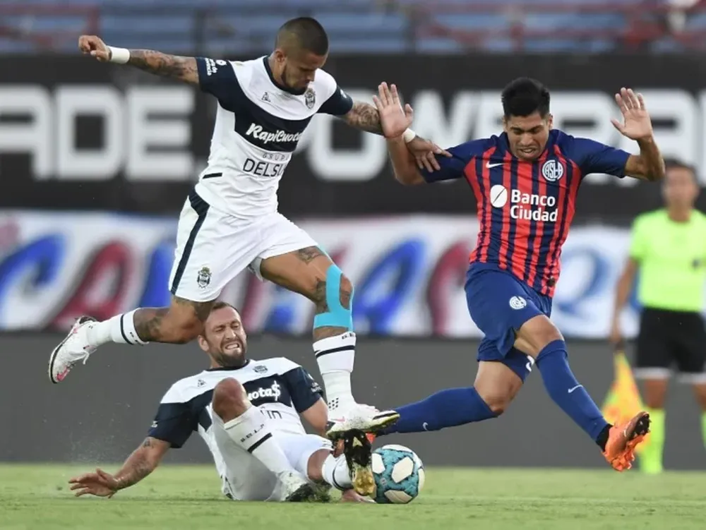 San Lorenzo se quedó afuera de todo y Gimnasia sigue con chances