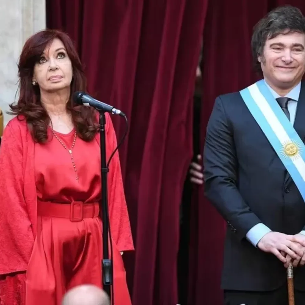 “Che, Cristina… FIN” vs. “¡Cómo te duele!”: el cruce entre Milei y Kirchner por la prohibición de EE.UU.
