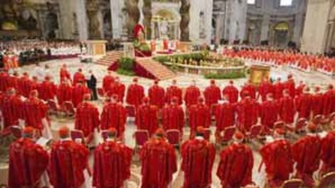 “¡Extra omnes!”: empezó el cónclave para elegir al nuevo papa