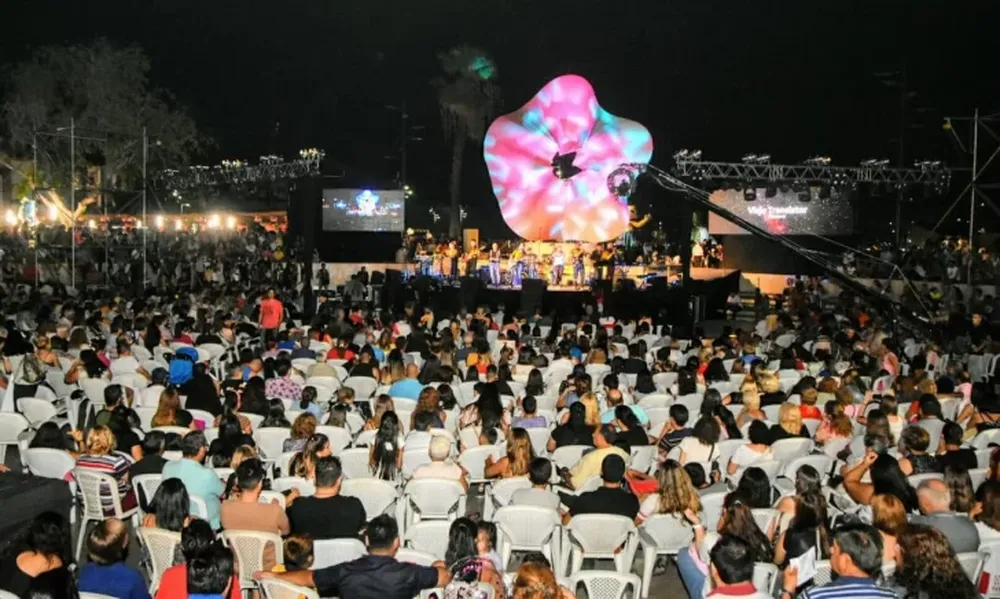 Más de 200 músicos en escena