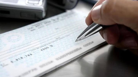 condenaron a un mecanico por estafar a comerciantes con cheques falsos