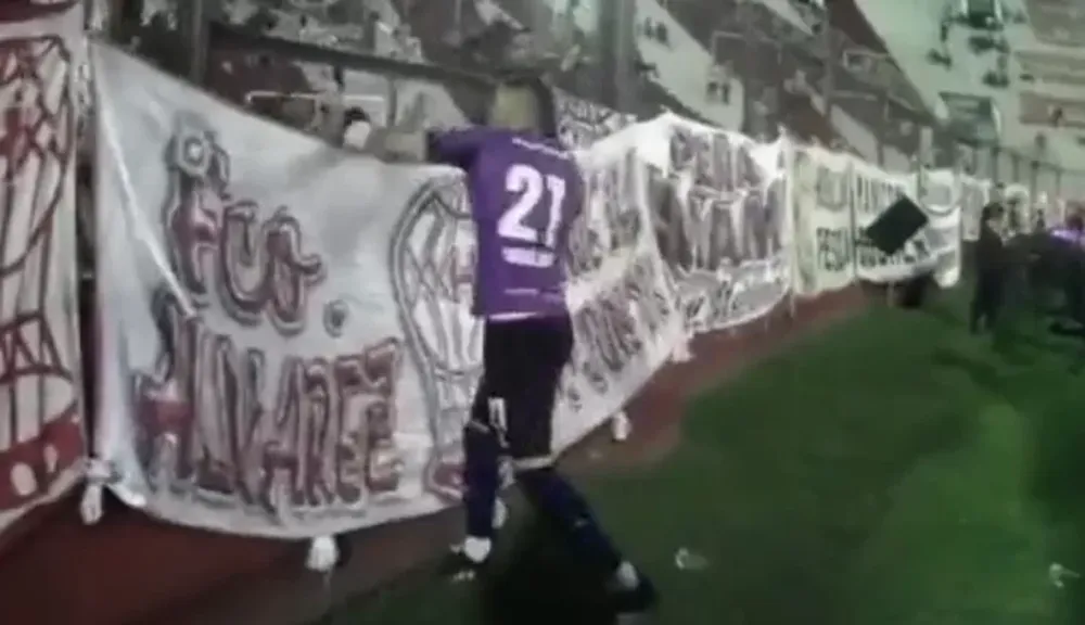 Andújar, a las piñas contra hinchas de Huracán que se burlaron de su papá fallecido