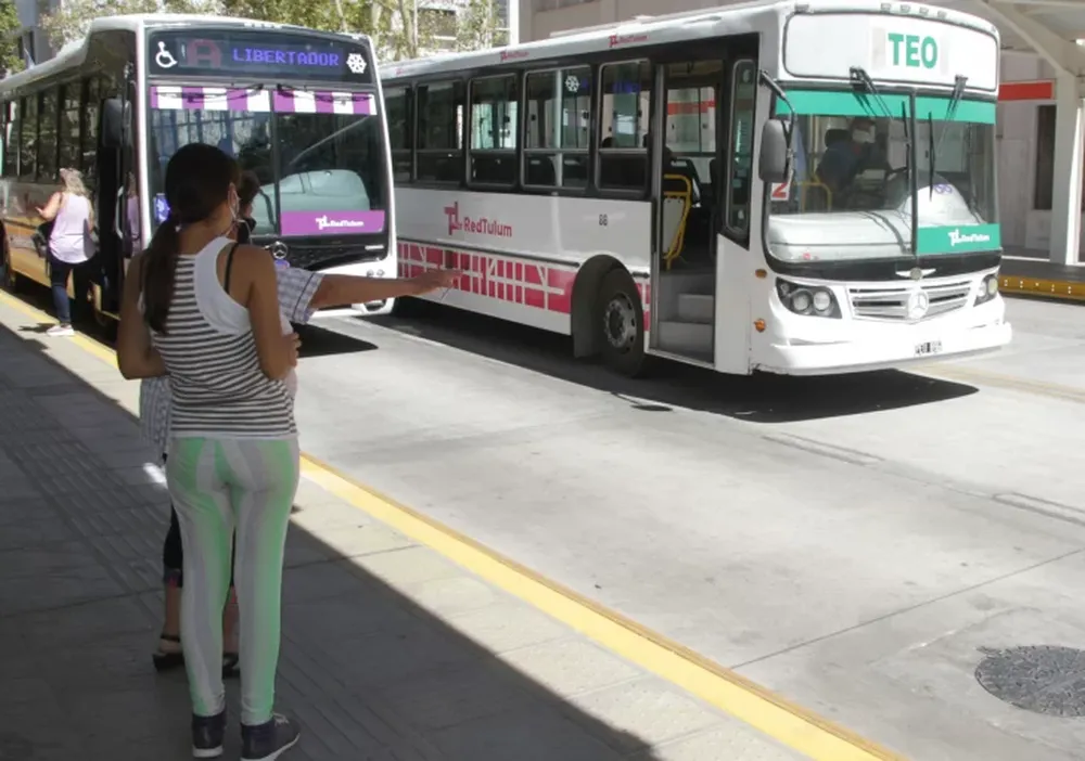Ahora los empresarios amenazan con un paro de colectivos si Nación no les transfiere fondos