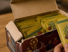 insolito: compro una caja de figuritas del mundial y fue estafado insolito: compro una caja de figuritas del mundial y fue estafado