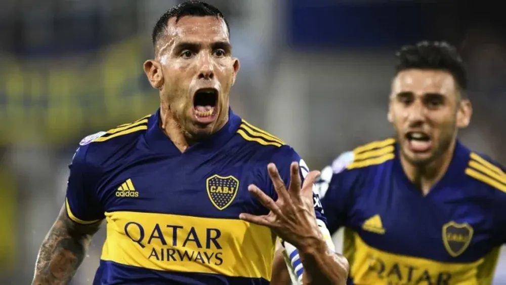 Tevez se afirma en el podio de los futbolistas argentinos con más títulos en la historia