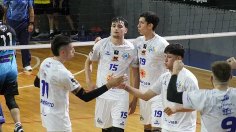 Arranque. Obras Sanitarias ganó uno y perdió el otro en el debut en la Liga Nacional de Voley.