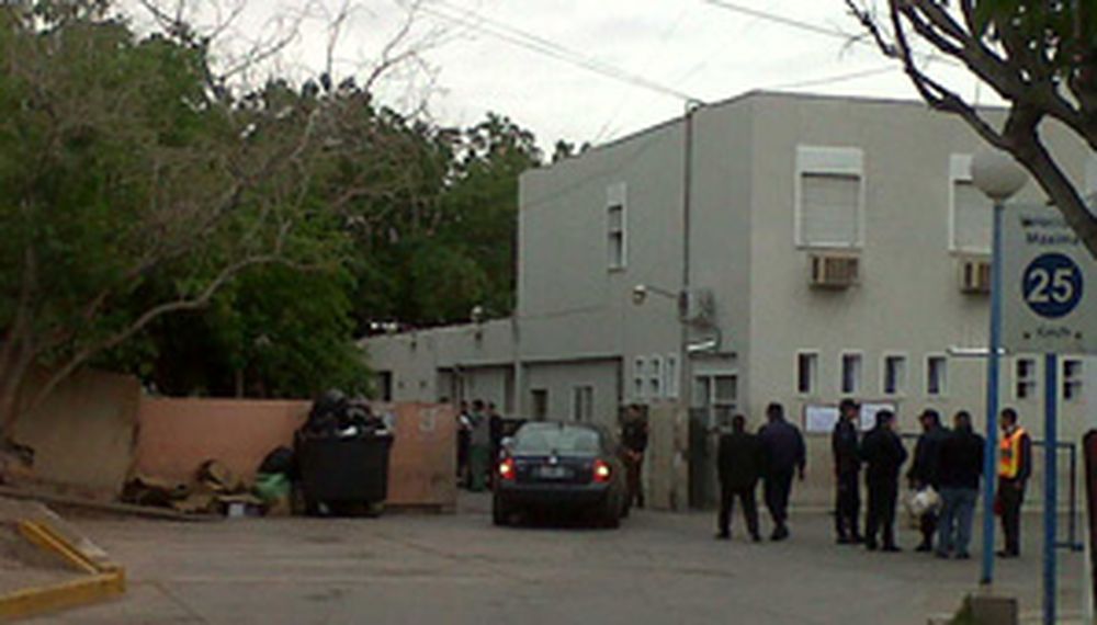 La familia de José Luis Gioja llegó al Hospital