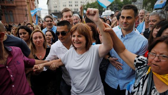 Qué le pasó a Bullrich en un ojo durante el debate: recibió atención médica