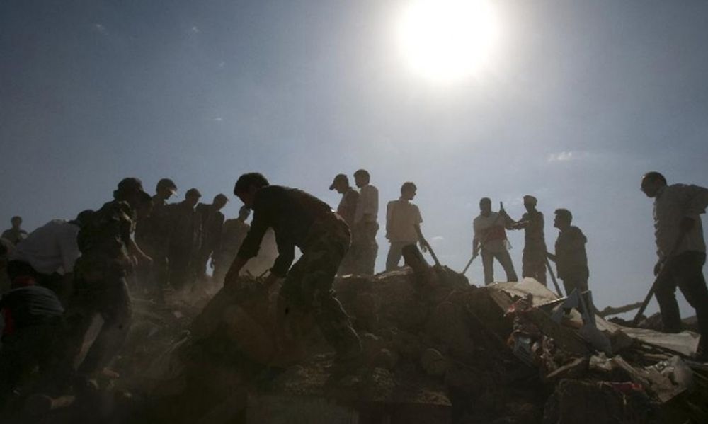 Irán: más de 300 los muertos por los terremotos del sábado