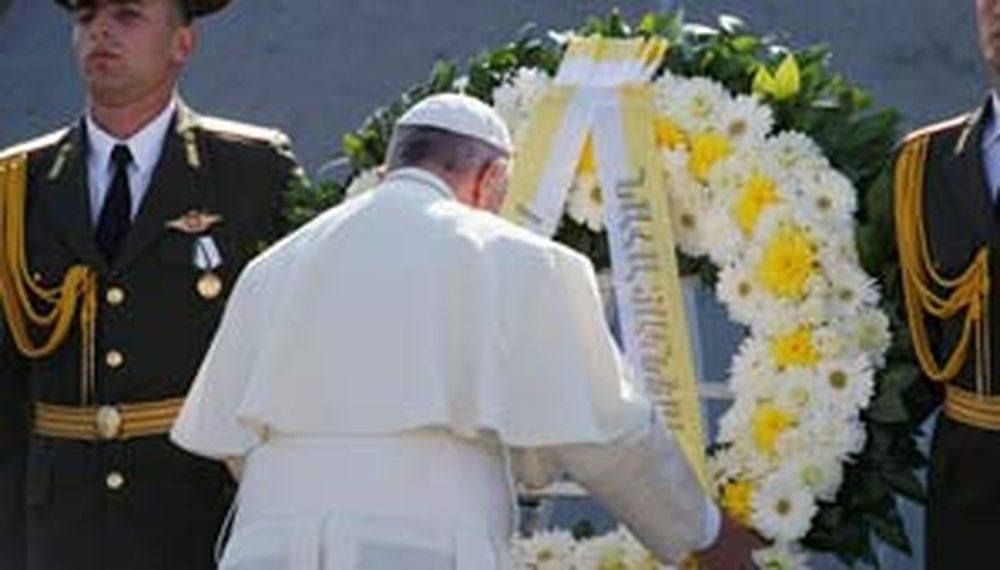 Para Francisco, la Iglesia le debe una disculpa a los gays