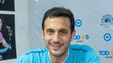 El intendente de Lanús anunció un bono de $100.000 para los empleados municipales