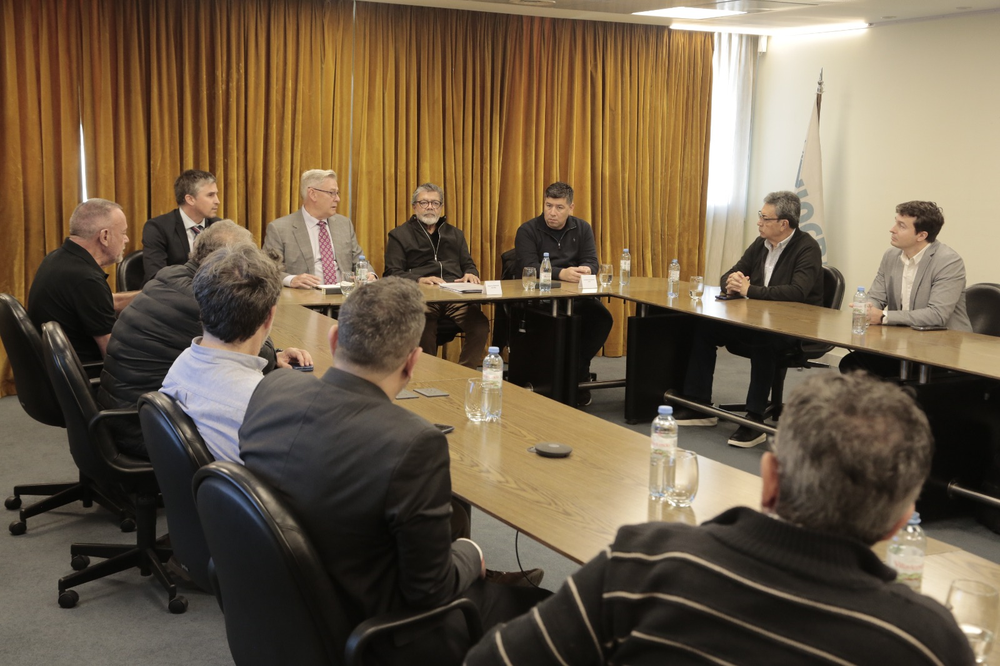 La previa a la firma. Hochstein, Mart&iacute;nez, Morea y Cabello.