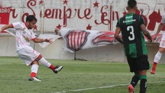 San Martín tuvo un partido para el olvido y perdió en su visita a Barracas Central