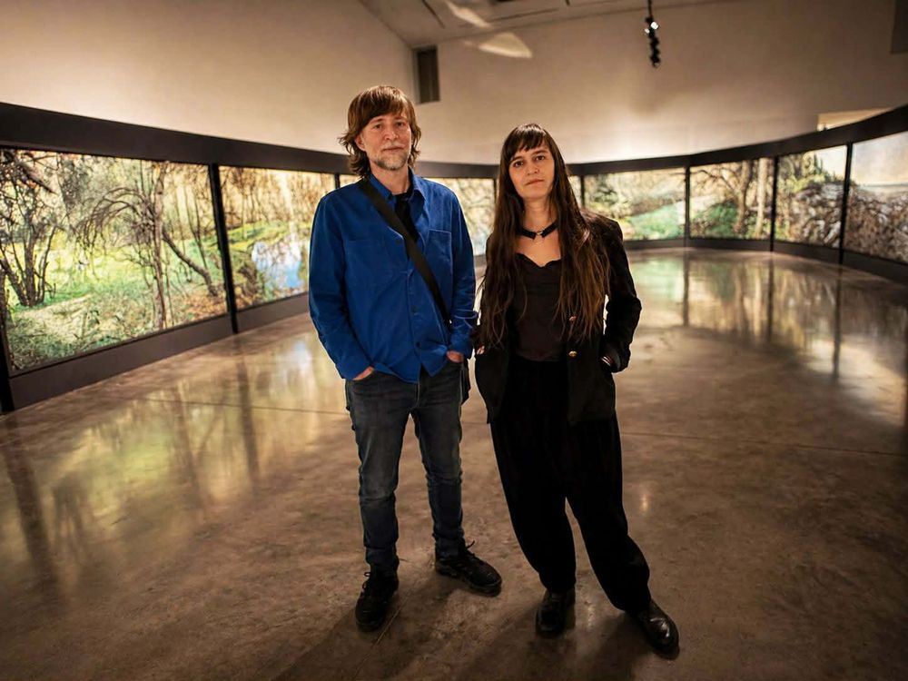Mondongo. Manuel Mendanha y Juliana Laffitte, los creadores, delante de su impresionante Argentina, que desde ayer se exhibe en el Museo Provincial de Bellas Artes Franklin Rawson.