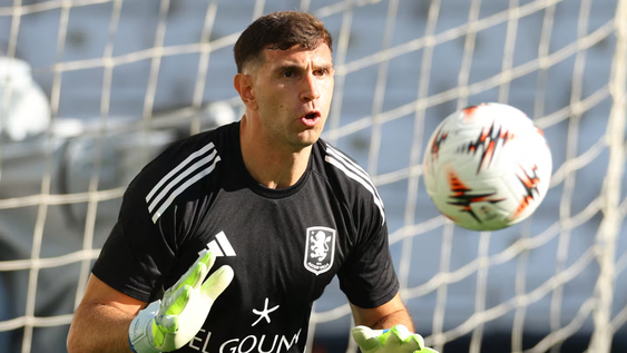 dibu martinez se hara estudios para descartar una lesion en el dedo de una mano a dias del mundial