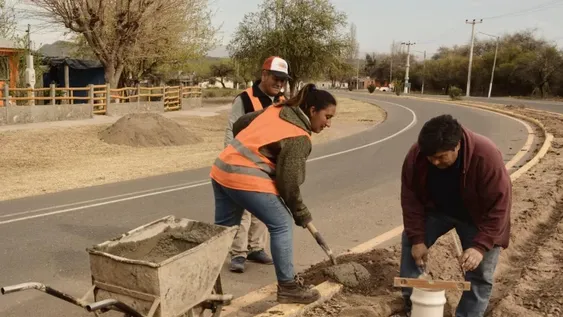 Arrancaron una obra pensada para fomentar el turismo en un pueblo